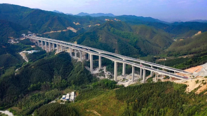 TJ04施工段-连结江门、阳江两地的双悦特大桥.jpg 图片
